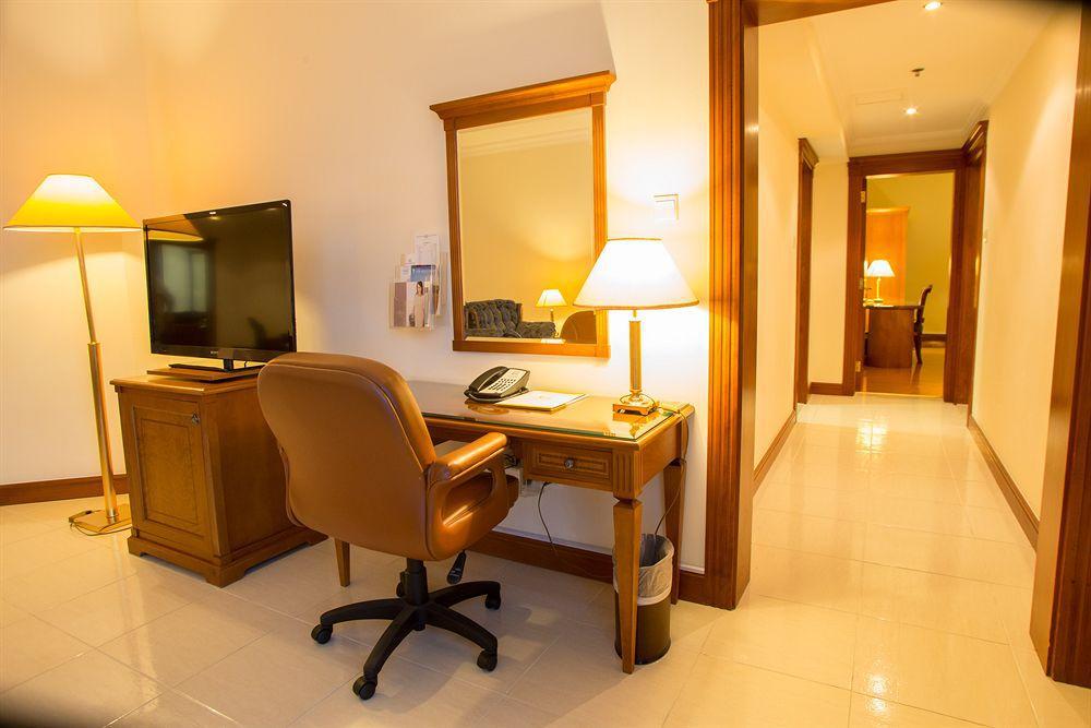 Grand Excelsior Hotel ชาร์จาห์ ภายนอก รูปภาพ