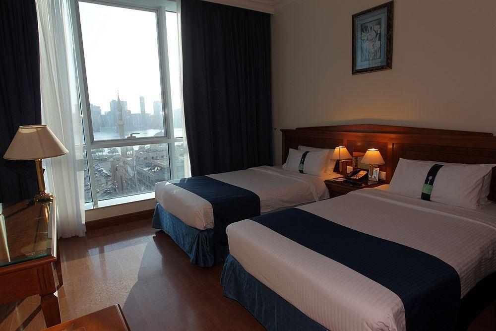 Grand Excelsior Hotel ชาร์จาห์ ภายนอก รูปภาพ