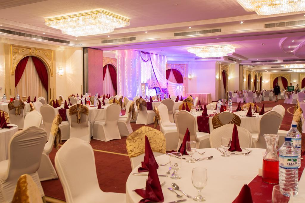 Grand Excelsior Hotel ชาร์จาห์ ภายนอก รูปภาพ