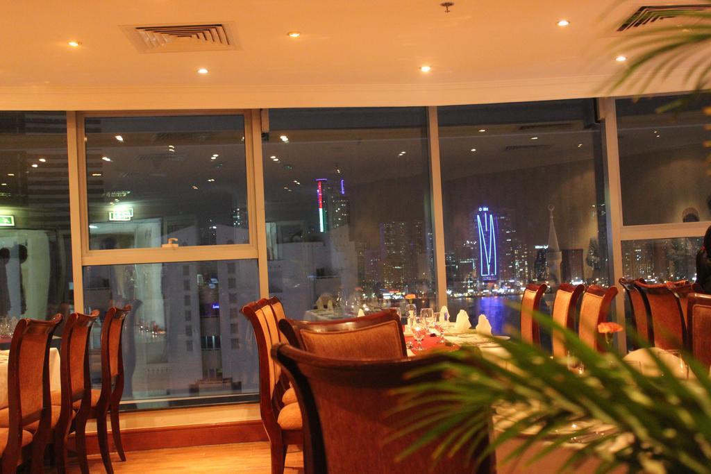Grand Excelsior Hotel ชาร์จาห์ ภายนอก รูปภาพ