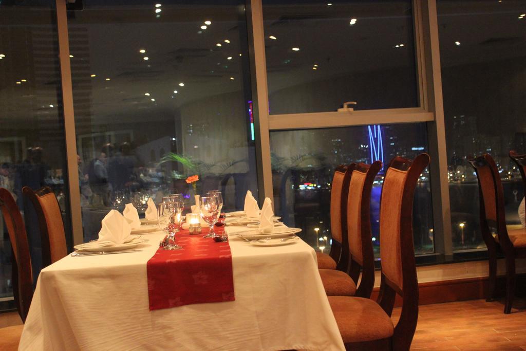 Grand Excelsior Hotel ชาร์จาห์ ภายนอก รูปภาพ