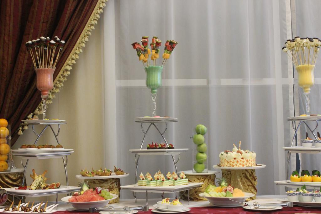 Grand Excelsior Hotel ชาร์จาห์ ภายนอก รูปภาพ