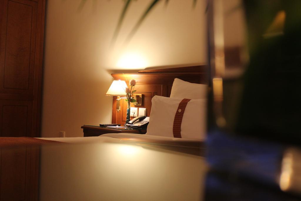 Grand Excelsior Hotel ชาร์จาห์ ภายนอก รูปภาพ