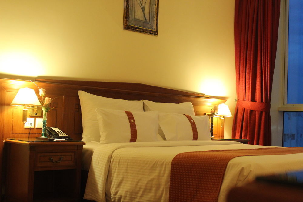 Grand Excelsior Hotel ชาร์จาห์ ภายนอก รูปภาพ